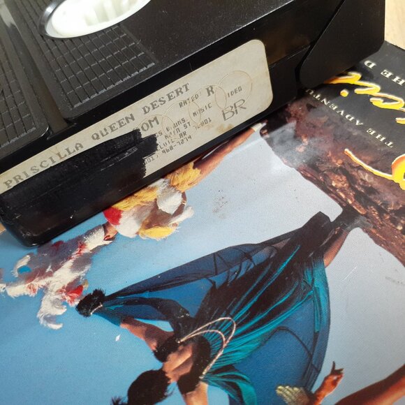 The Adventures of Priscilla, Queen of the Desert 1994 Terence Stamp Hugo Weaving - Picture 8 of 8